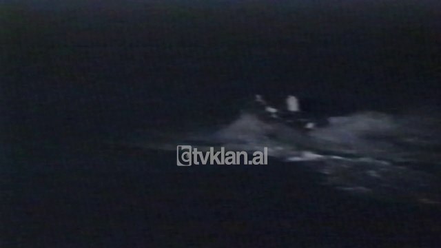 Trageti i linjes Shqiperi-Itali bllokohet ne Brindisi - (8 Tetor 2000)