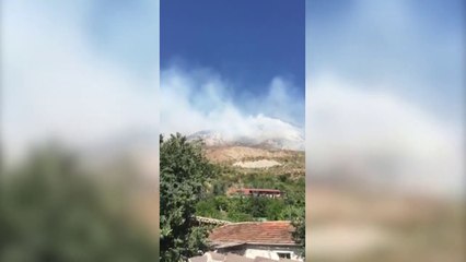 Ora News - Nuk ndalen zjarret e vjeshtës, digjen sipërfaqe me pyje e kullota në Tepelenë