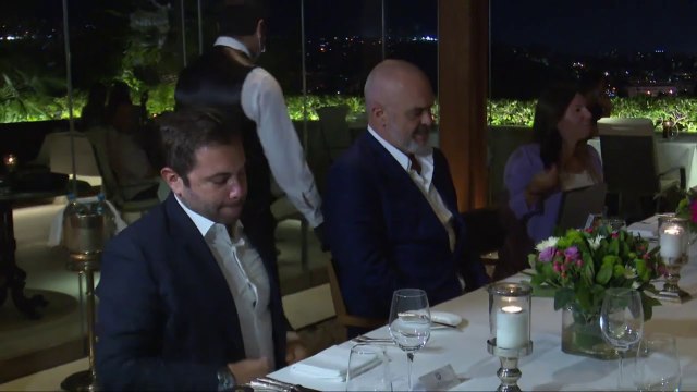 Pamjet/ Rama mbërrin në Greqi, pritet nga Mitsotakis për darkë