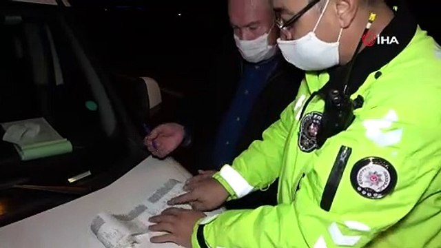 Kısıtlamada aracını polis ekiplerinin üzerine süren 70 yaşındaki alkollü adam gözaltına alındı