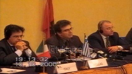 Nenshkruhet marreveshja trepaleshe ne Korfuz kunder krimit te organizuar - (11 Tetor 2000)