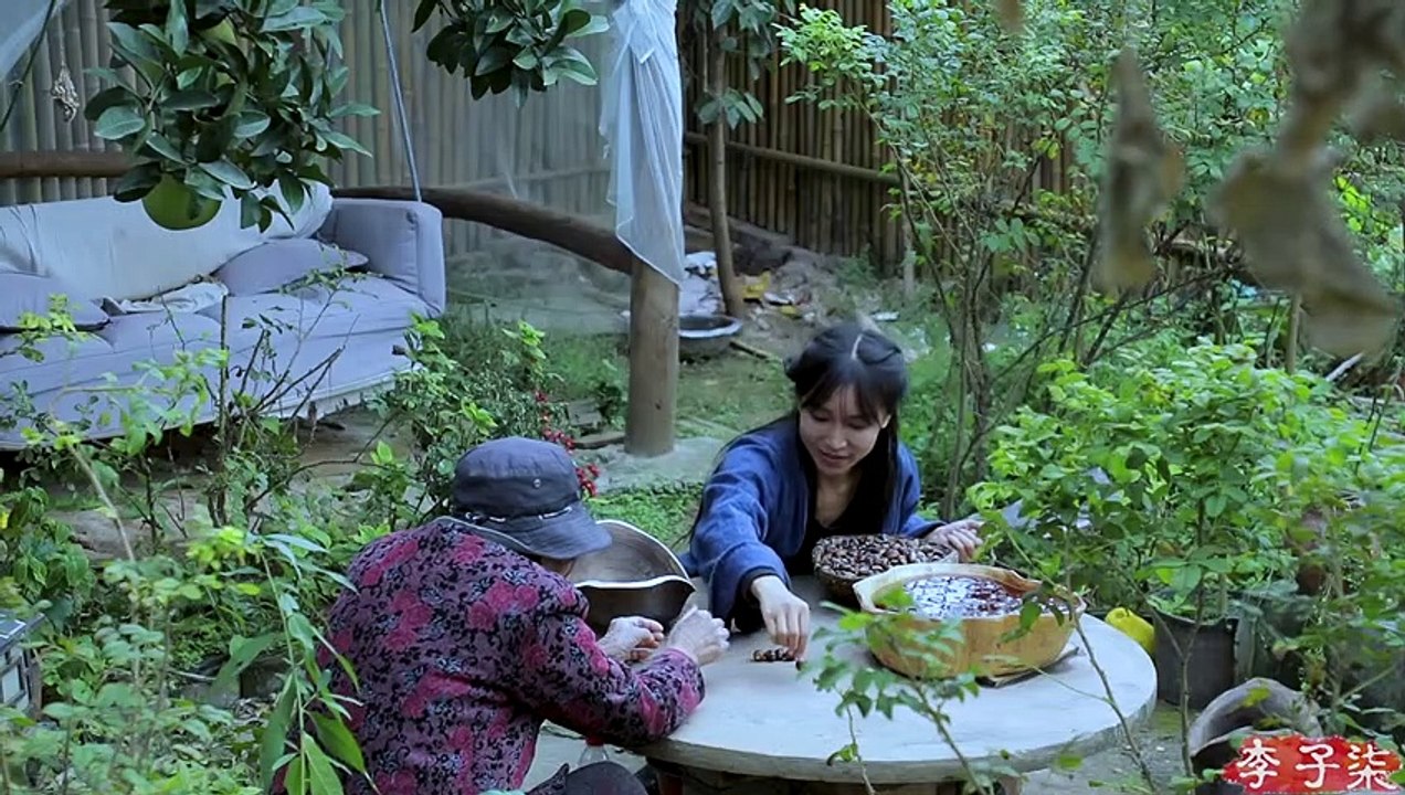O outono é o lar das nozes - a castanha chinesa é doce