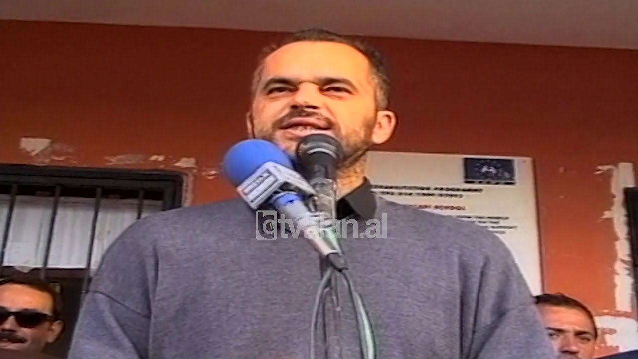 Edi Rama Fatos Nano miting ne Kombinat (12 Tetor 2000)