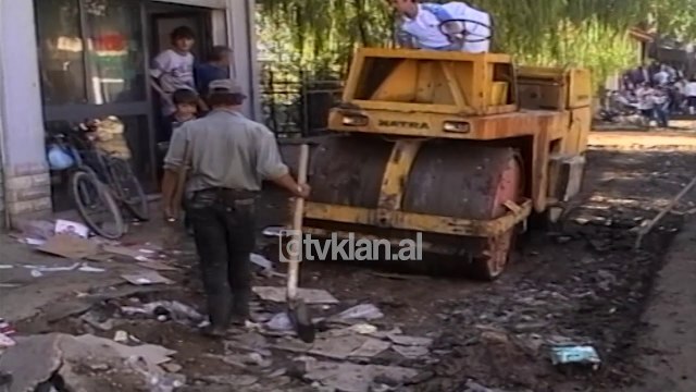Nis rehabilitimi i Rruges se Dibres (13 Tetor 2000)