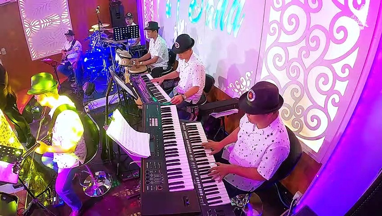 XA NGƯỜI MÌNH YÊU- QUANG LÊ, THÚY HUYỀN