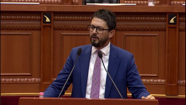 Report TV - 'Ministri ecën me makinë 100 mijë euro'? Përmeti-Lleshajt: Jep llogari!