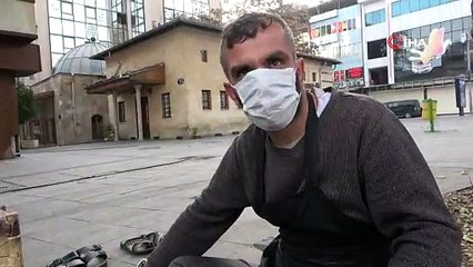 Kısıtlamayı duymayan boyacı boş sokakta müşteri bekledi