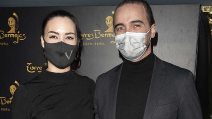 Vania Millán y su novio asisten al concierto de Juan Peña