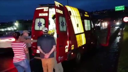 Condutora de Honda Biz fica ferida ao se envolver em acidente com Van na BR-277, no XIV de Novembro