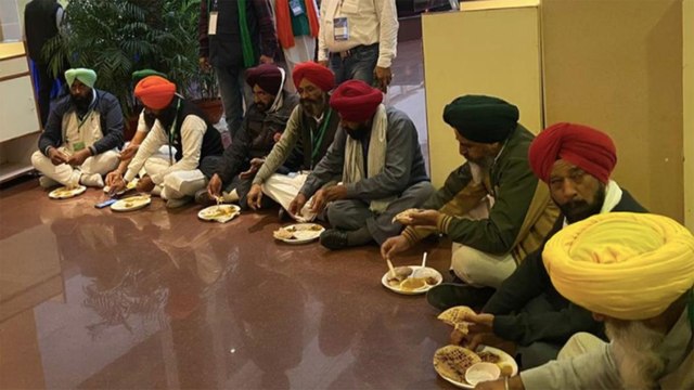 Farmers are carrying their own food at venue