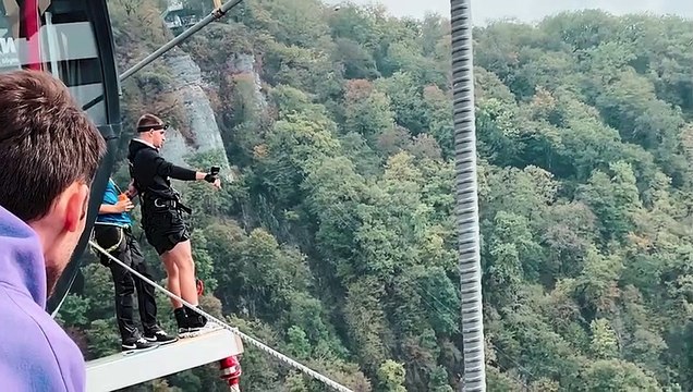 СБРОСИЛ iPHONE 12 C 207 МЕТРОВ! _ Прыгнул за ним! [sIETCSsfxUM]