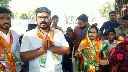 प्रत्याशी लोगों से वार्ड विकास के कर रहे वादे