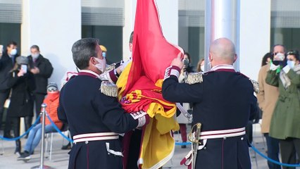 Almeida destaca el "sacrificio" de la Policía Municipal a lo largo de su historia