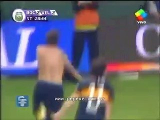 Palermo de cabeza de mitad de cancha