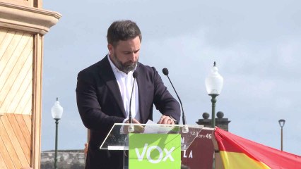 Abascal dice que la "invasión migratoria está destruyendo Canarias"
