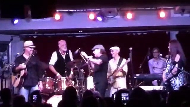 Brian Johnson Mick Fleetwood LIVE - Route 66 - Fleetwood's on Front Street,