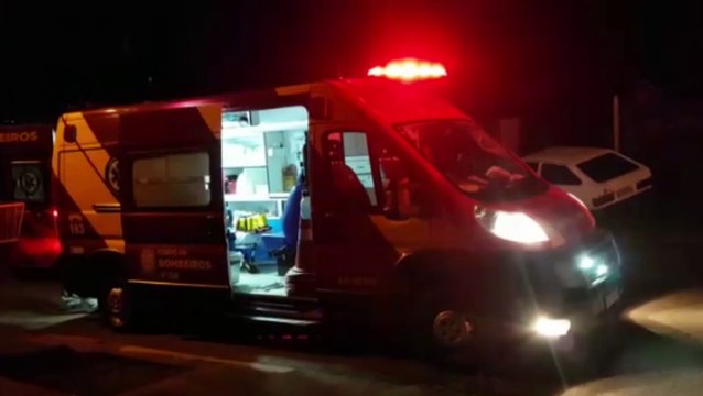 Homem é atendido pelo Siate após levar garrafada na cabeça