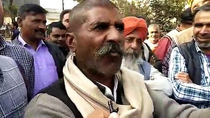 जिलाधिकारी को सम्बोधित ज्ञापन मिल प्रबंधक को सौंपा