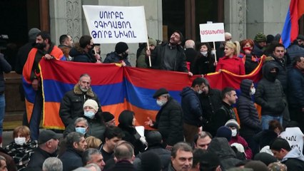 Αρμενία: Ζητούν την παραίτηση του πρωθυπουργού