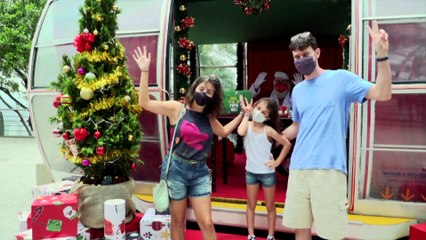 Teufel, Feuerspeier und -  der Nikolaus: Der Prager Drive-in-Zirkus