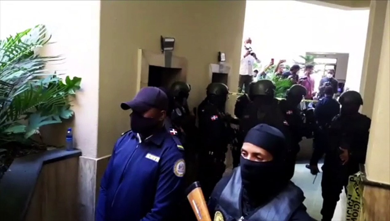 Momento en que bajan hermanos de Danilo al tribunal por Operación Anti Pulpo