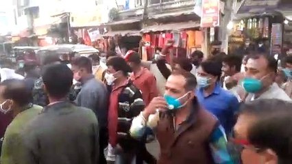 मिलावटखोरी के खिलाफ चल रहा अभियान, तीन दुकानों से भरे सैंपल