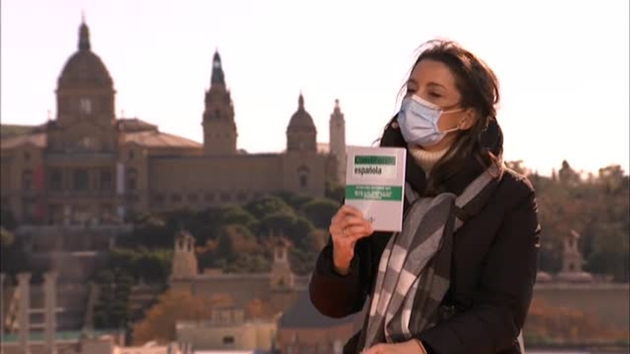 Arrimadas enviará un ejemplar de la Constitución a cada ayuntamiento independentista