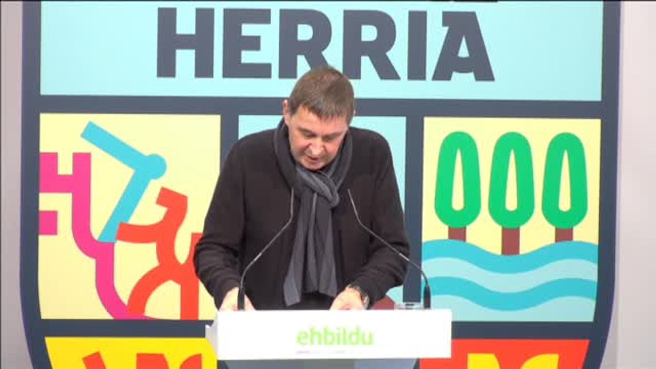 Bildu considera que se debe abrir un debate entre "monarquía o repúblicas, en plural"