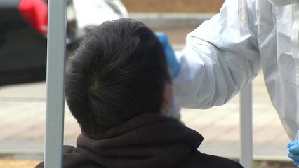 검사 수 적은 주말인데도..."평일 더 급증 우려" / YTN