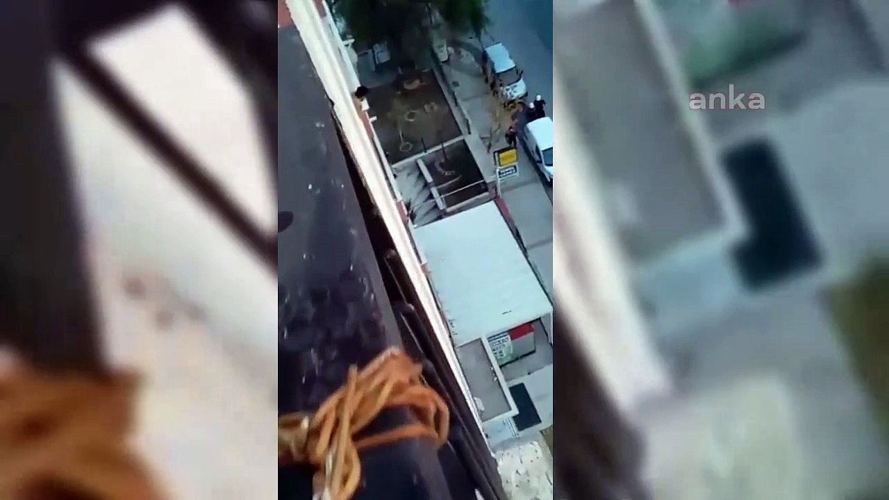Esnaf, kepengi yarım metre açık diye oğlunun yanında ters kelepçe ile gözaltına alındı!