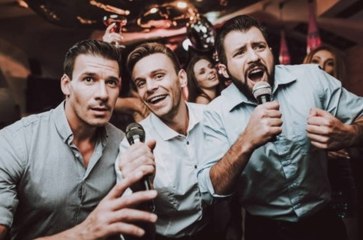 'TIME’ Finds That Men Are Less Likely to Socially Distance During the Holidays