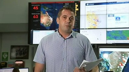 Homes under threat by Fraser Island bushfire