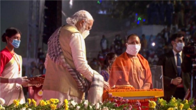 PM Modi inaugurates construction of Agra Metro project