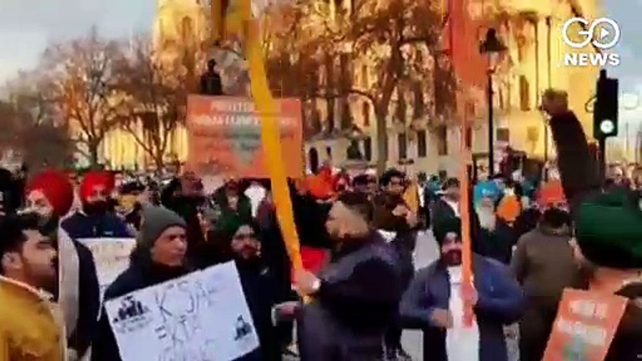 कृषि क़ानूनों के ख़िलाफ़ लंदन में भारतीय उच्चायोग के बाहर प्रदर्शन, कई गिरफ़्तार