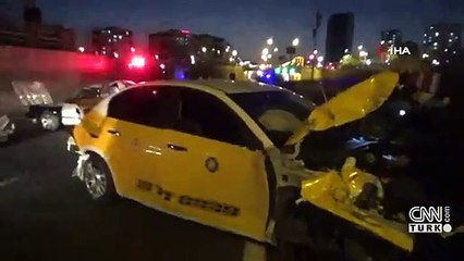 Önce iki araç çarpıştı ardından polise araç çarptı | Video