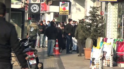 İki Günlük Sokağa Çıkma Kısıtlamasının Ardından Yine Kuyruklar Oluştu