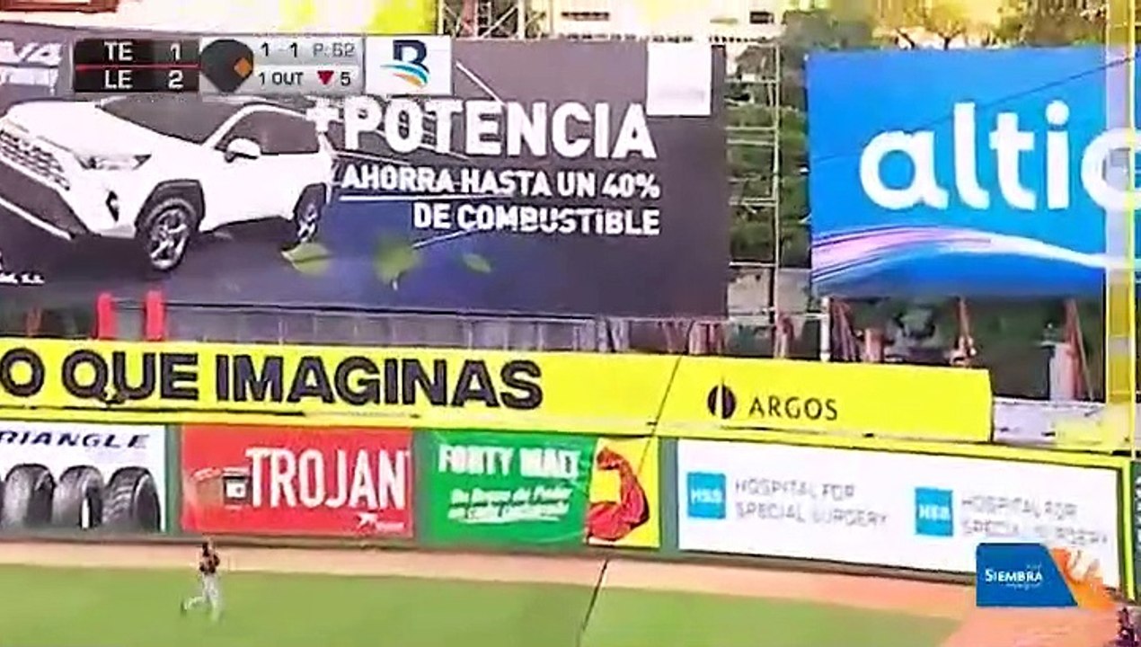 Dunand, Polanco y Cordero guían victoria de Leones