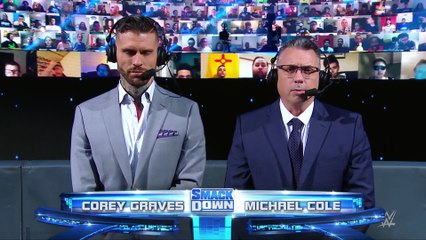 WWE guarda un minuto de silencio en memoria de Pat Patterson | SmackDown Español Latino ᴴᴰ