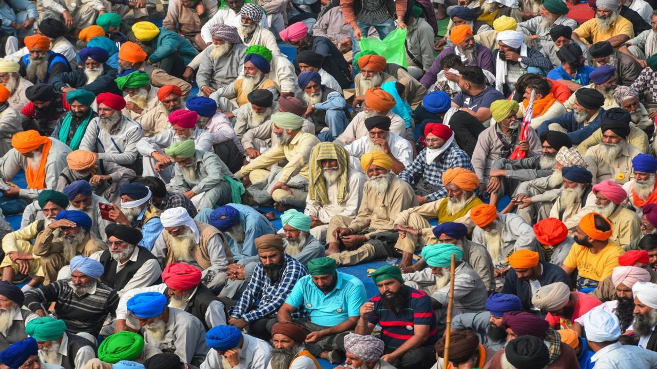 Farmers blocked the traffic, know which roads can be used