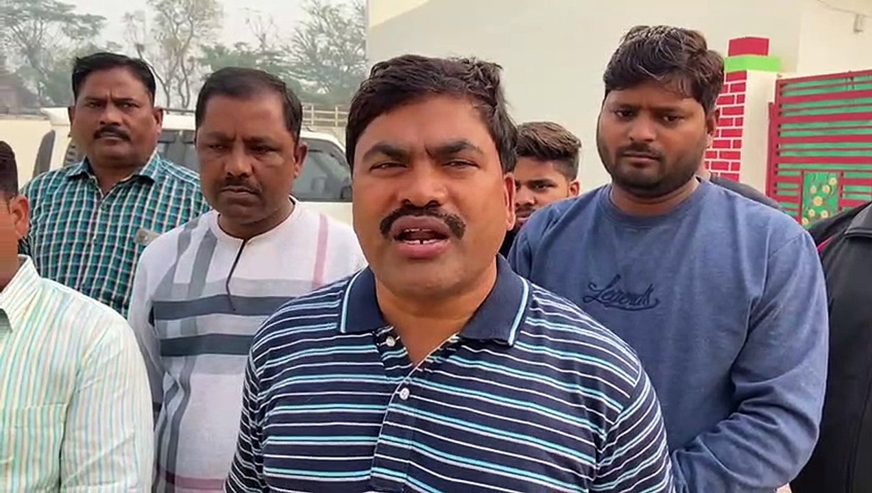 किसान यात्रा को लेकर सपा के पूर्व विधायक सुनील भार्गव को पुलिस ने उनके ही निवास पर नजरबंद कर दिया