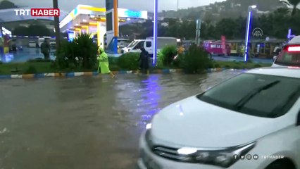 Bodrum'da sağanak hayatı olumsuz etkiledi