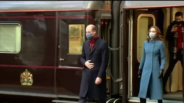 Los duques de Cambridge inician su gira real para agradecer el trabajo de sanitarios