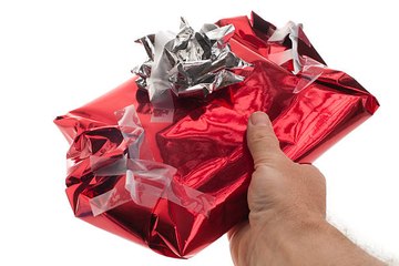 Poorly-Wrapped Gifts Get a Better Response, Study Says