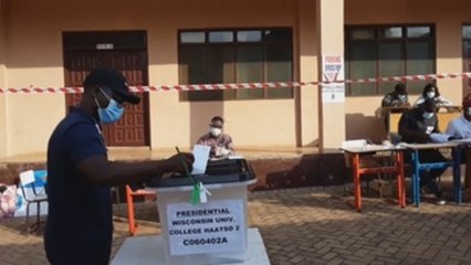 Ghana elige presidente en unas elecciones tranquilas y con alta participación