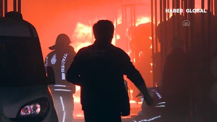 Zeytinburnu'nda iplik fabrikasında yangın paniği!