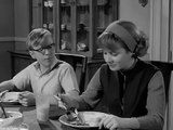 The Patty Duke Show S2E21 Patty and the Newspaper Game
