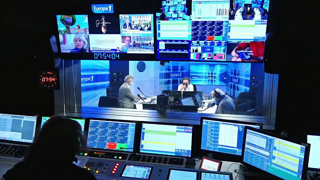 Alain Juppé : "Où Laurent Fabius a-t-il rangé les livres de mots fléchés au Conseil constitutionnel ?" (Canteloup)