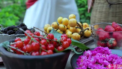 Helado fresco y dulce de frutos rojos, el sabor del verano