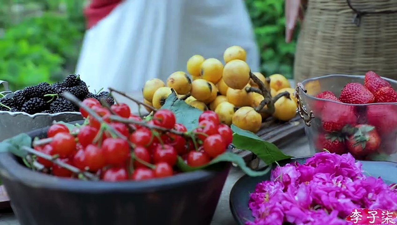 Helado fresco y dulce de frutos rojos, el sabor del verano