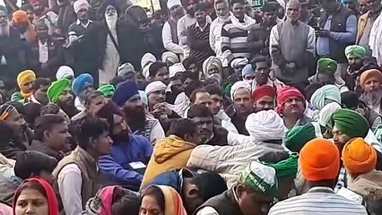 किसानों बिल के विरोध में किसान संगठन व सपाइयों ने किया हाईवे जाम